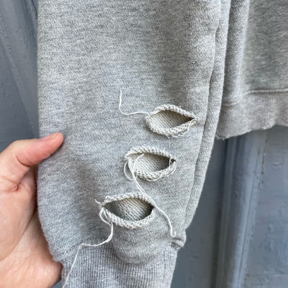 Pam & Gela Off The Shoulder Sweatshirt, size M - Picture 7 of 9